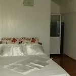 Casa Flor 홈스테이 Două Mai
