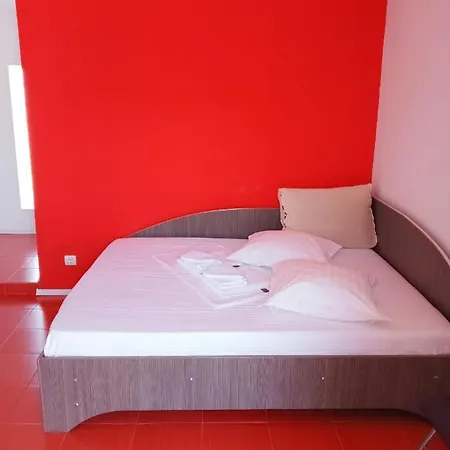 홈스테이 Casa Flor Două Mai